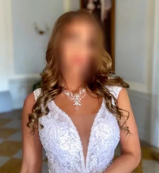 Alexandra, 39