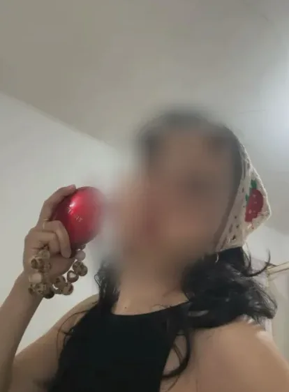 Amina, 21