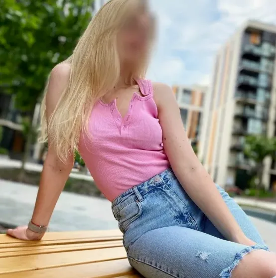 Christina, 37