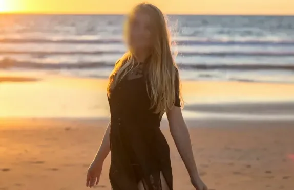 Corinna, 32