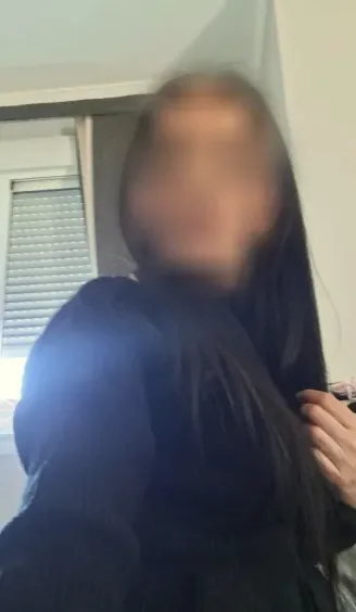 Elisabeth, 39