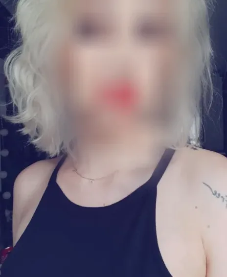 Emilia, 37