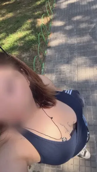 Fiona, 22