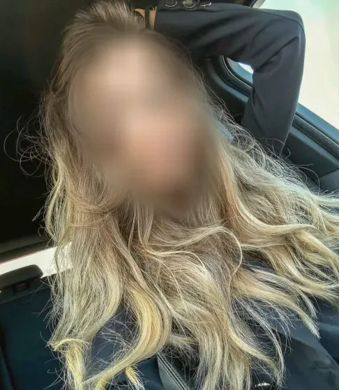 Greta, 33