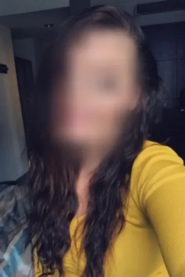 Isabella, 35