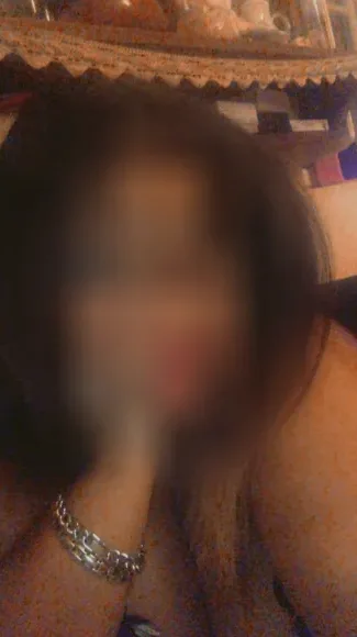 Julia, 29