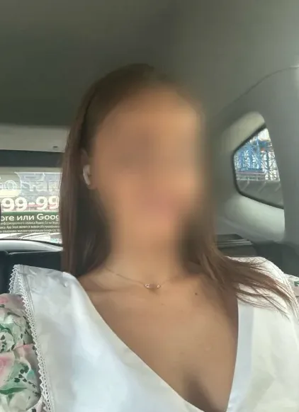 Laura, 35