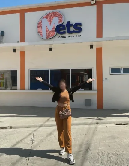 Lilly, 25