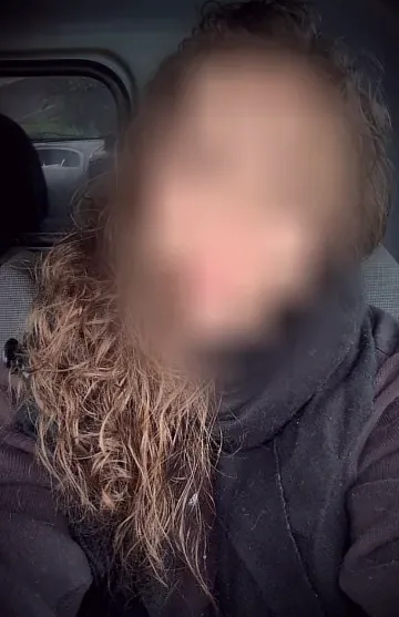 Sabine, 24