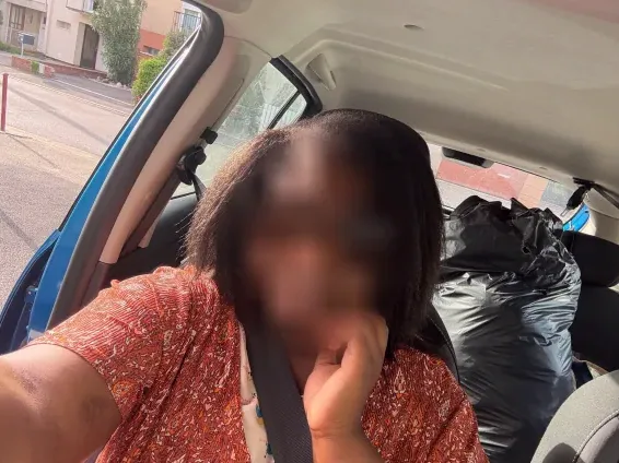 Sandra, 28