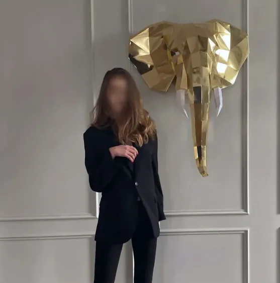 Sandra, 33