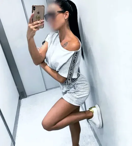 Tanja, 34