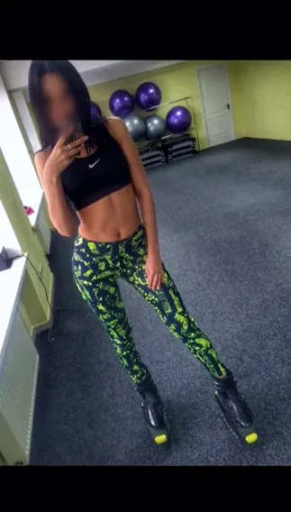 Viktoria, 32